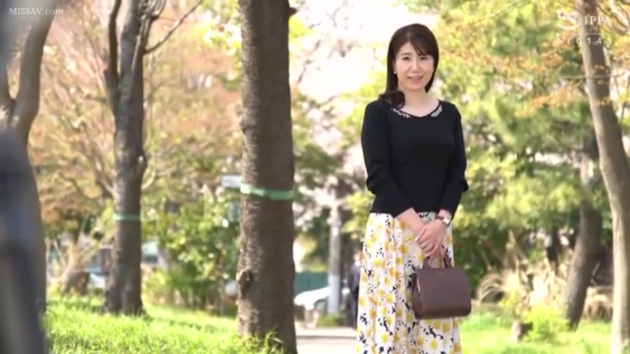 室内 · 性交 · 全裸 · 中景 · 跨坐 · 润滑油 · 充气泳池 · 蹙眉