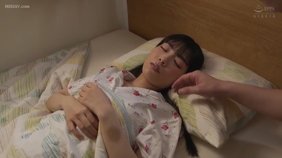 脸部特写 · 卧室 · 闭眼 · 枕头 · 仰卧 · 睡衣 · 睡觉