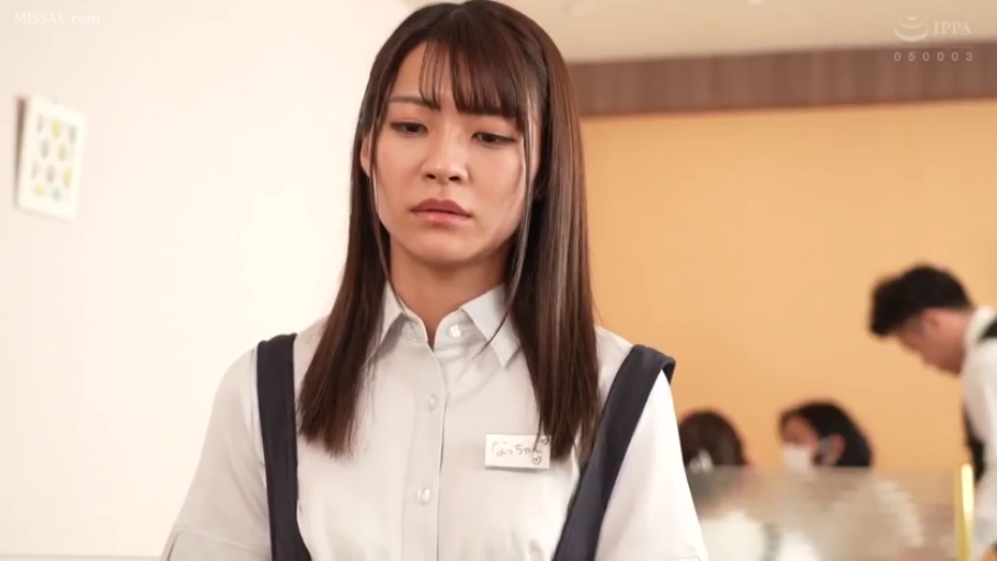 制服 · 餐厅 · 正面 · 胸部以上