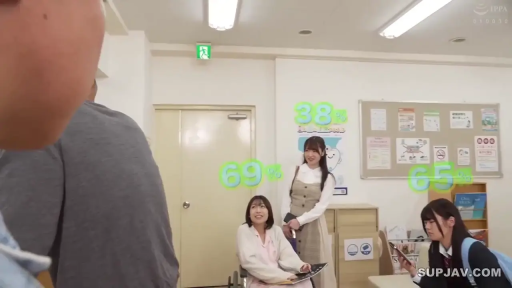 站立 · 全景 · 自然 · 多人 · 等候 · 虚拟数值 · 居家服 · 候诊室