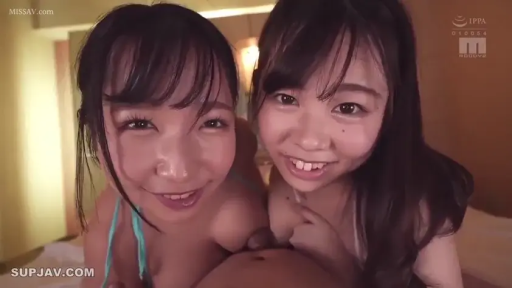 俯身 · 脸部特写 · 卧室 · 比基尼