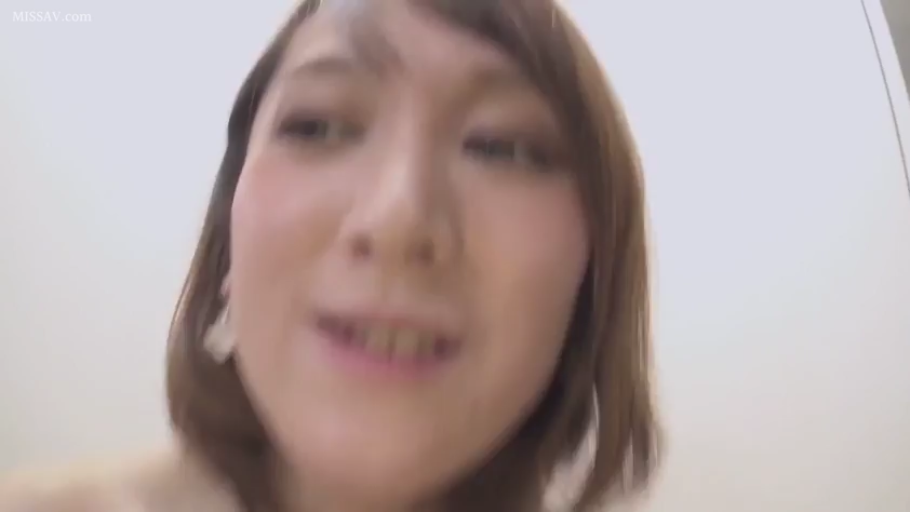 室内 · 顔部のクローズアップ · 耳环