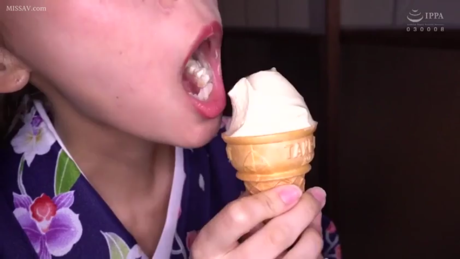 室内 · 和服 · 嘴部特写