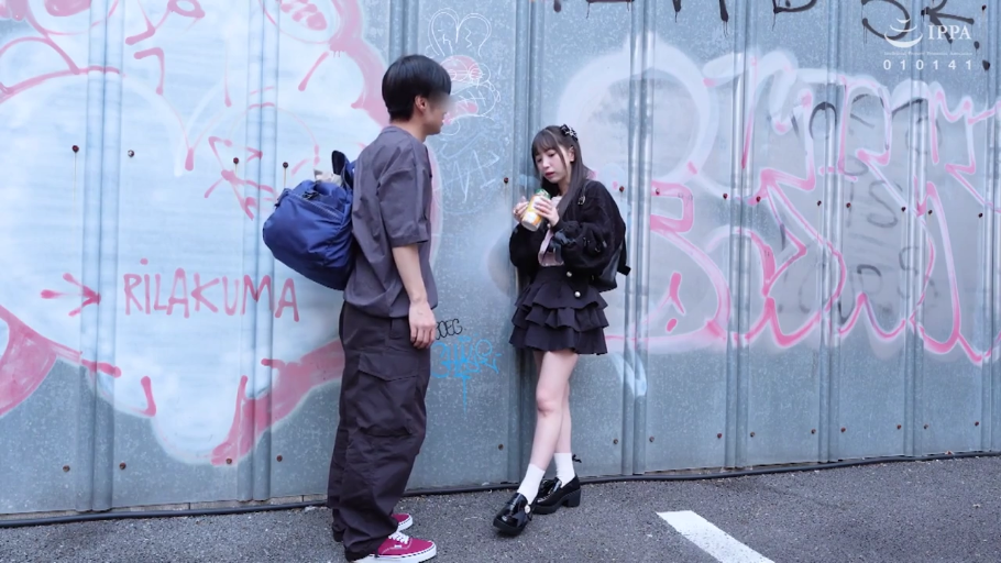 桌上 · 性交 · 胸部特写 · 办公桌 · 蓝色文胸 · 开腿 · 有码 · 痛苦与愉悦