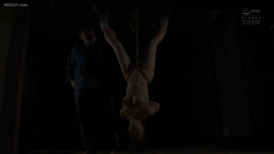 全身 · 全裸 · 暗室 · 模糊 · 绳索 · 绳缚 · 绳艺 · 倒吊