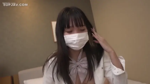 座り姿勢 · 顔部のクローズアップ · 寝室 · 恥ずかしがり屋 · 蝶ネクタイ · 口罩 · 撩发 · 室内環境