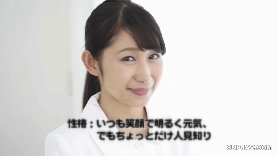 室内 · 白大褂 · 脸部特写 · 微笑 · 注视 · 正面 · 亚洲女性