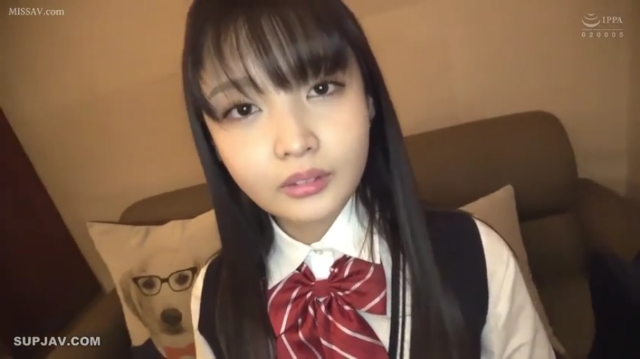 室内 · 脸部特写 · 水手服 · 多人 · 多人互动 · 顺从 · 被合围