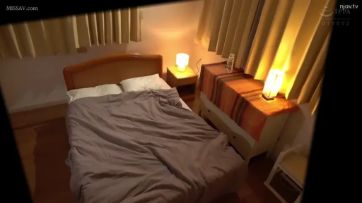 揉乳 · 脸部特写 · 陶醉 · 枕头 · 仰卧 · 裸体 · 床上 · 美乳