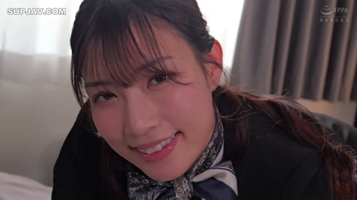 室内 · 俯身 · 脸部特写 · 微笑 · 职业装 · 对视 · POV