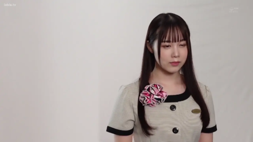 憂鬱 · 站立 · 半身 · 制服 · 凝視 · 影棚 · 纯色背景