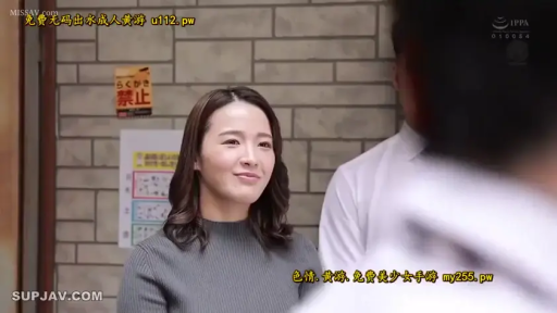 室内 · 站立 · 中景 · 自然 · 灰色高领毛衣 · 对视交流 · 剧情片段 · 墙上告示