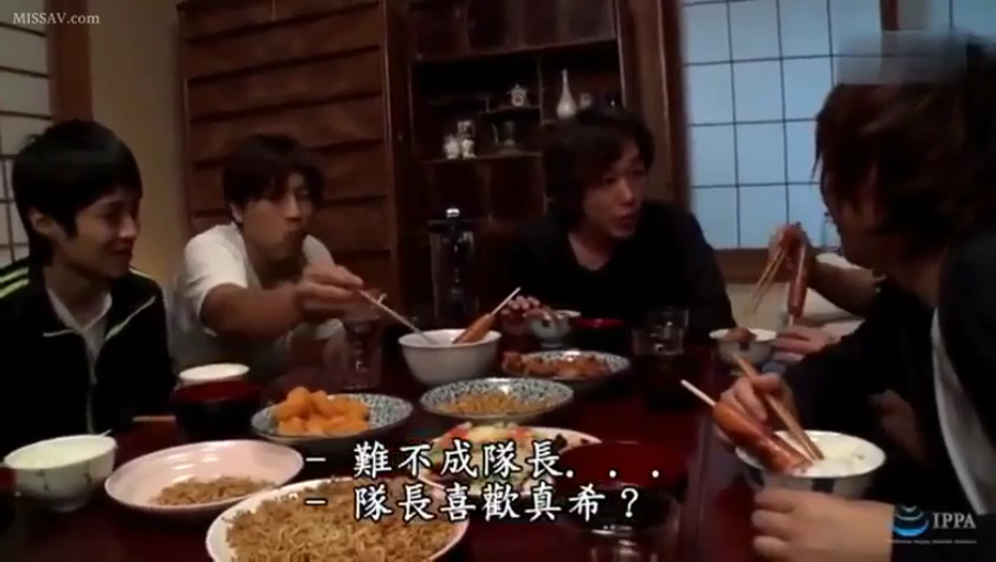 全身 · 骑乘位 · 性交 · 全裸 · 沙发 · 客厅 · 双人 · 动情