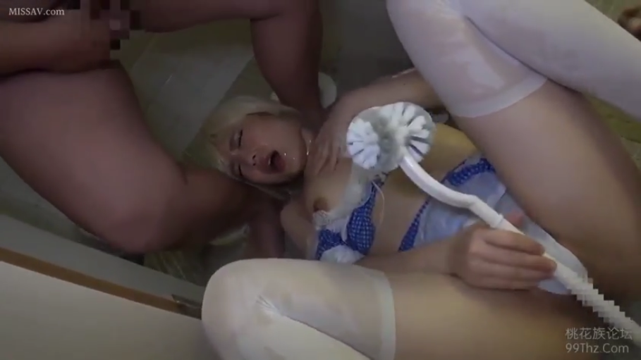 面部 · 多人 · 销魂 · 浴室 · 性行为 · 女仆装 · 开腿 · 马桶刷