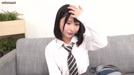 室内 · 坐姿 · 校服 · 羞涩 · 半身 · 短发 · 书包 · 整理头发