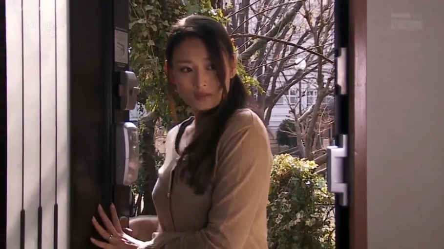 半身 · 针织衫 · 门口