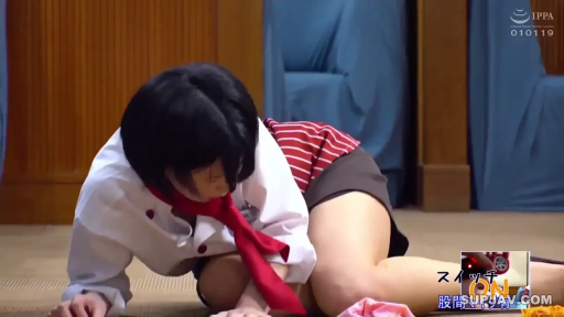 室内 · 跪地 · 厨师服