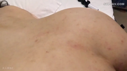 室内 · 全裸 · 卧姿 · 按摩棒 · 局部 · 皮肤