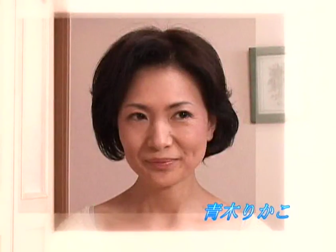 室内 · 交谈 · 忧郁 · 脸部 · 白衬衫 · 对视 · 毛巾 · 剧情内容