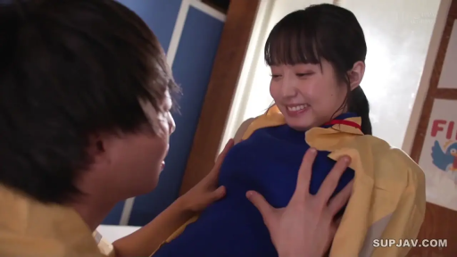 办公室 · 站立 · 中景 · 职场题材 · 微笑 · 揉胸 · 海报 · 蓝色内搭