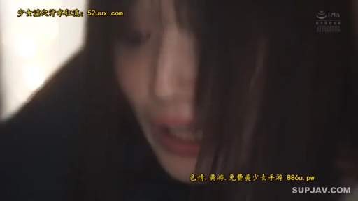 室内 · 俯身 · 面部特写 · 黑色上衣