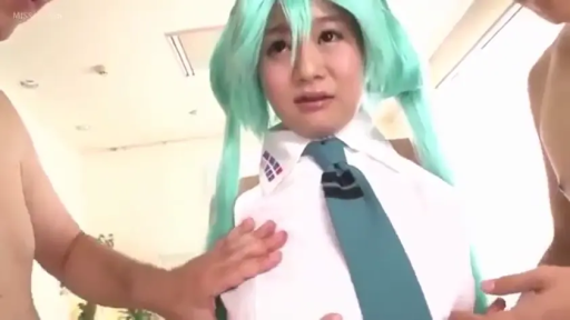 室内 · 站立 · 面部特写 · 多人 · 惊恐 · 领带 · Cosplay服 · 被围住