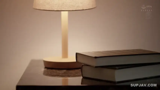 坐姿 · 严肃 · 面部 · 办公室 · 职业装 · 注视 · OL · 座椅