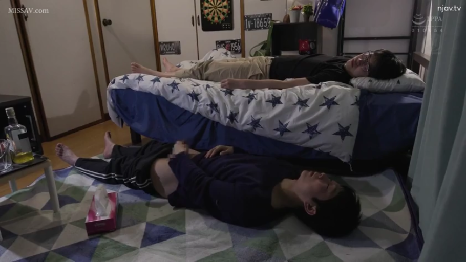 室内 · 脸部 · 闭眼 · 颜射 · 仰头 · 精液 · 水手服 · 书架