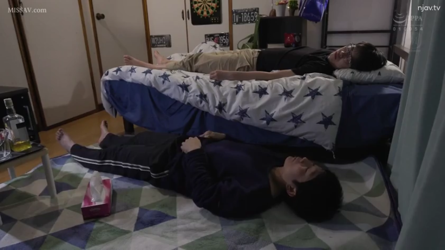 脸部 · 专注 · 口交 · 和室 · 有码 · 红色内衣 · 跪立 · 矮几