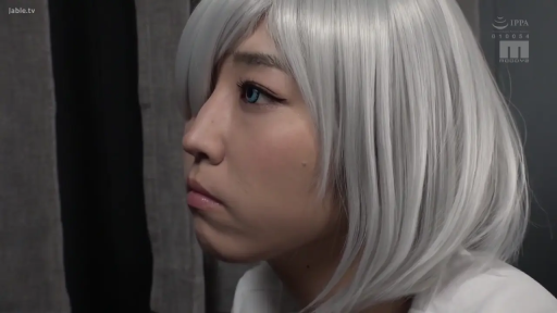 室内 · 白衬衫 · 顔のクローズアップ