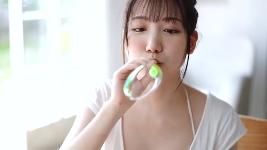 性交 · 露乳 · 摄影棚 · 骑乘 · 身体特写 · 床架 · 红色网袜