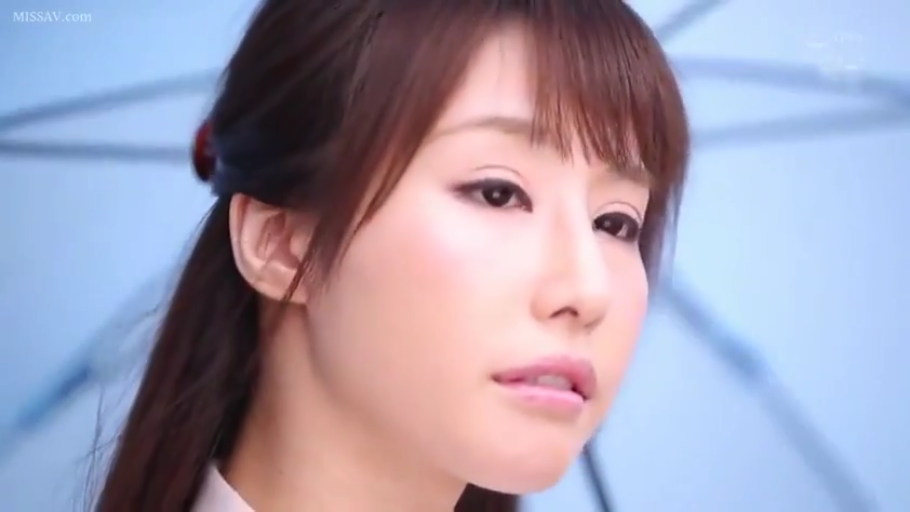 Close-up of the face · shirt · Outdoor