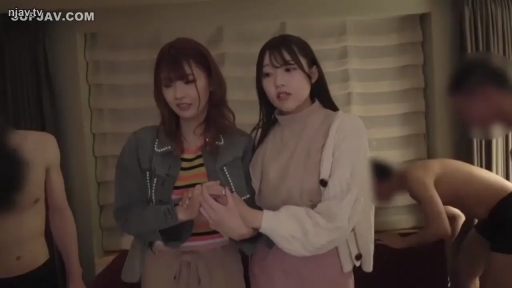 护士服 · 迷离 · 多人 · 跨坐 · 群交 · 阴部 · 医护室 · 手术床