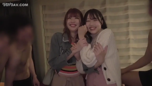 忧虑 · 水手服 · 头部 · 站立 · 凝视 · 花园 · 短发