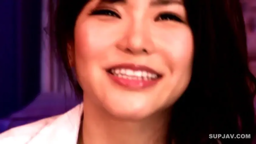 室内 · 白大褂 · 面部 · 正坐