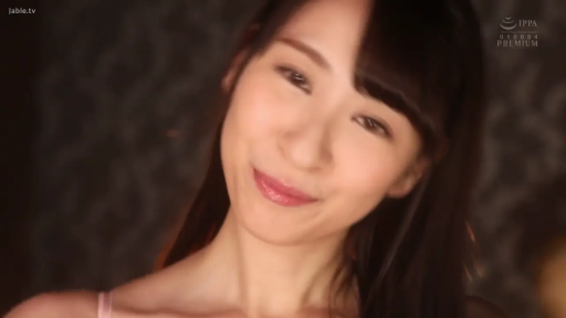 室内 · 微笑 · 面部特写 · 凝视 · 歪头 · 写真 · 吊带