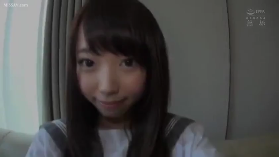 室内 · 脸部特写 · 水手服