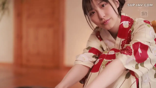 室内 · 坐姿 · 脸部 · 甜美 · 注视 · 和服 · 分屏