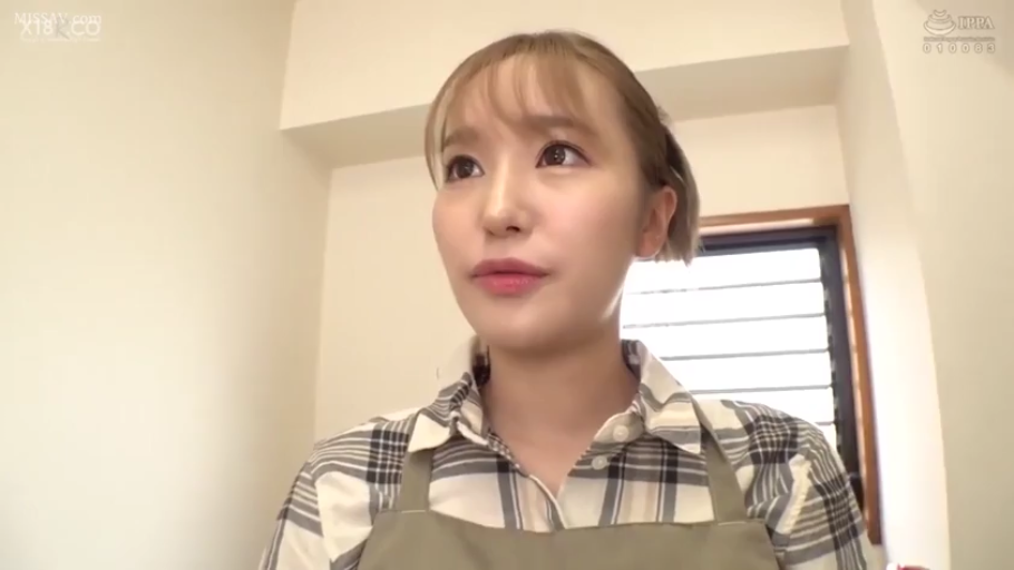 教室 · 站立 · JK制服 · 校园题材 · 场景 · 入室 · 课桌黑板
