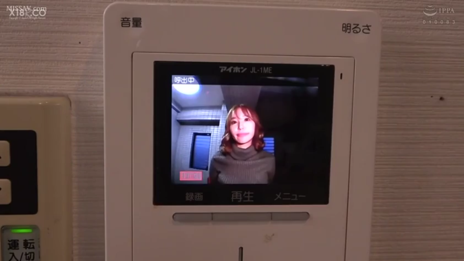 室内 · 严肃 · 全身 · 站立 · 剧情 · 谈话 · 门 · 围裙与西装