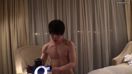 胸部 · 专注 · 全裸 · 站立 · 酒店 · 拍攝 · 摄像机 · 肌肉