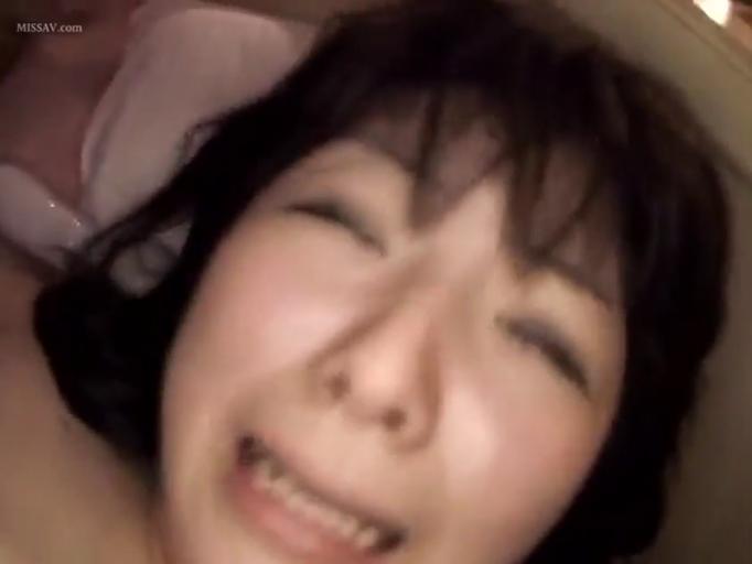 胸部特写 · 张嘴 · 浴袍 · 床上 · 躺姿 · 被抚摸 · 视角拍摄
