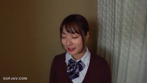 室内 · 胸部 · 陶醉 · 被抚摸 · 床垫 · 掀起上衣 · 卧姿 · 熟女