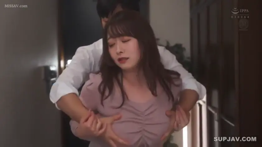 胸部 · 揉乳 · 陶醉 · 室内走廊 · 职场骚扰 · 背后环抱 · 粉色褶皱上衣