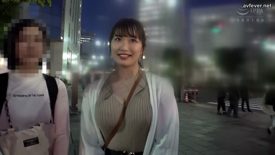 坐姿 · 床 · 自然 · 酒店 · 访谈 · 正面 · 紧身衣 · 自白