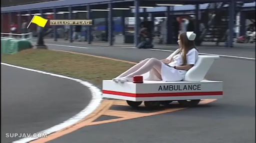 坐姿 · 护士服 · 角色扮演 · 平静 · 乘车 · 户外 · 迷你车