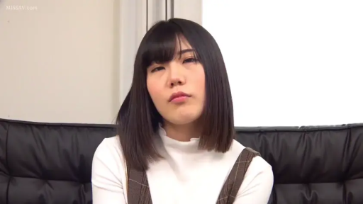投入 · 卧室 · 性行为 · 床 · 半身特写 · 跨坐 · 男伴 · 灰色吊带