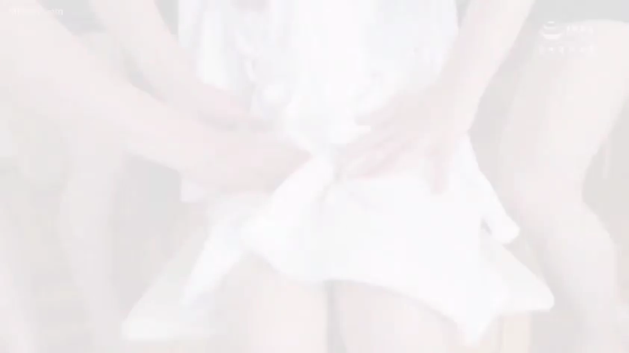 室内 · 坐姿 · 抚摸私处 · 下体特写 · 白色连身裙