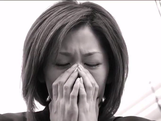 骑乘位 · 性交 · 卧室 · 迷离 · 床 · 半裸 · 身体特写 · 成人