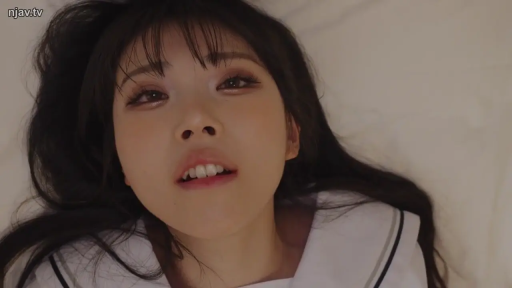 卧室 · 仰卧 · 面部特写 · JK制服